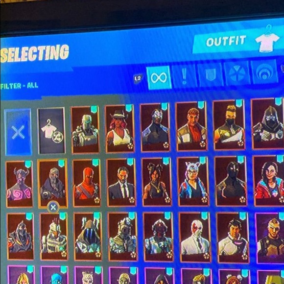Ikonik skin!!! and other skins...stacked account - Picture 6 of 7